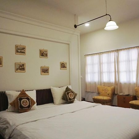 Manee Guesthouse And Record บ้านมานี Chiang Mai Dış mekan fotoğraf
