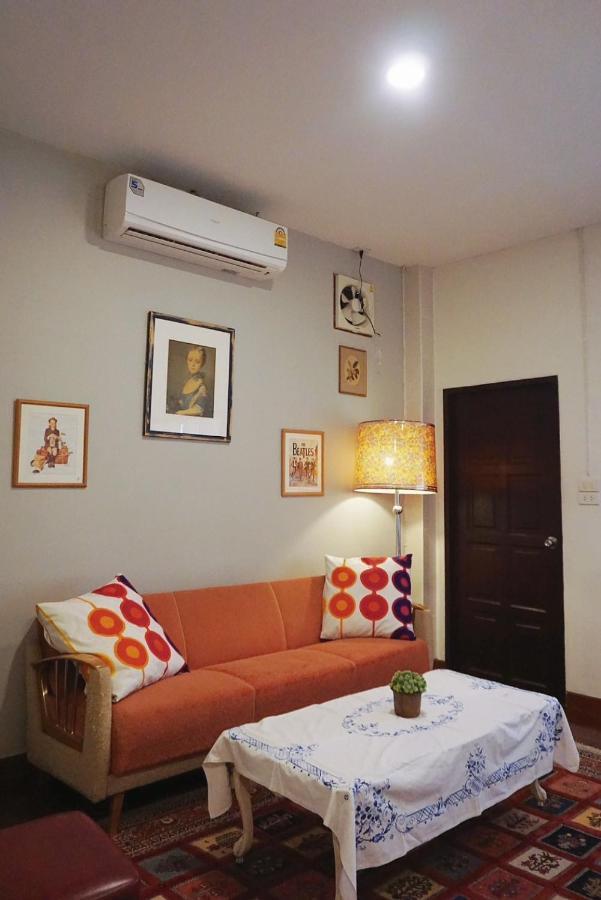 Manee Guesthouse And Record บ้านมานี Chiang Mai Dış mekan fotoğraf