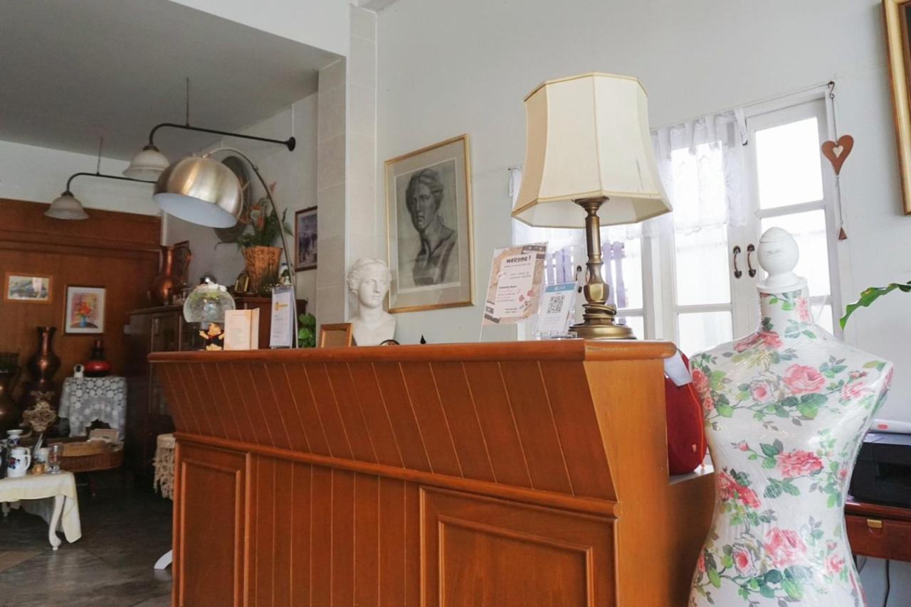 Manee Guesthouse And Record บ้านมานี Chiang Mai Dış mekan fotoğraf